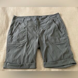 Athleta Gray Cargo Shorts Lightweight Summer Essential